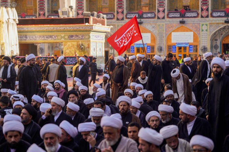 حضور روحانیون در مراسم تشییع رهبر شهید
